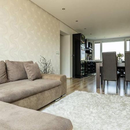 Martonfalvi Penthouse W Jacuzzi เดเบรตเซน ภายนอก รูปภาพ
